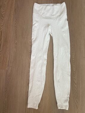 GIGI C White Textured High-Rise Leggings S